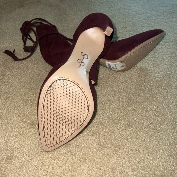 Heels - Picture 3 of 3